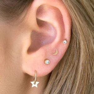 Zoë Chicco 14K ITTY BITTY CRESCENT MOON STUD